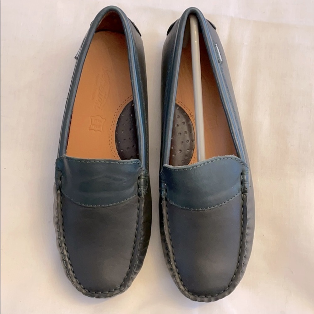 VENETTINI GREY AMD GREEN MOCCASINS.  NEW